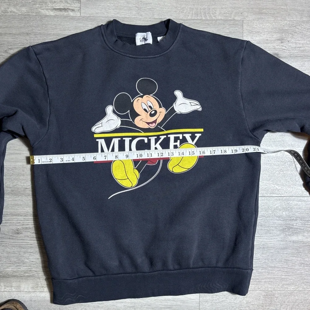 Disney Mickey Mouse Graphic Crewneck Sweatshirt – Black – Men's M – Japan Disney